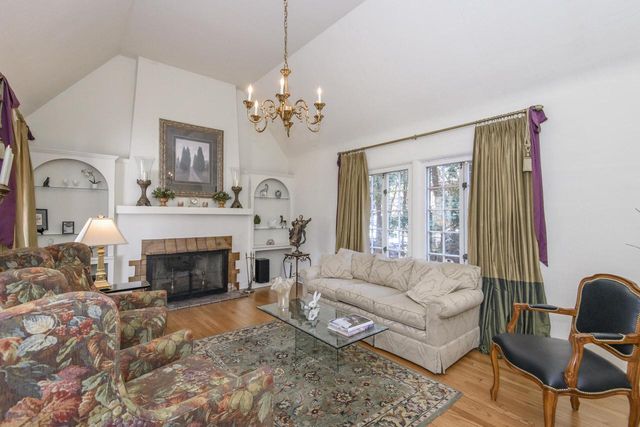 122 S Grand AVENUE, Waukesha, WI 53186