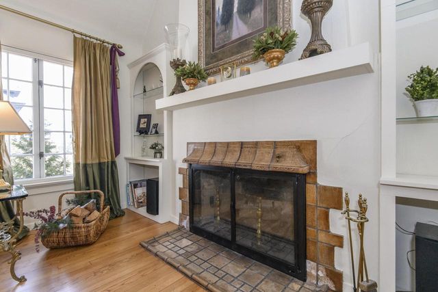 122 S Grand AVENUE, Waukesha, WI 53186