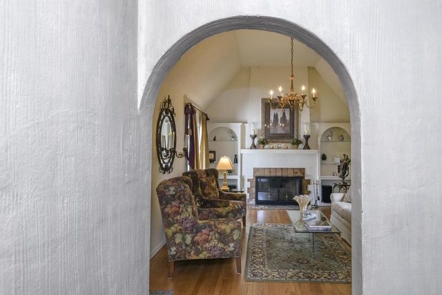 122 S Grand AVENUE, Waukesha, WI 53186