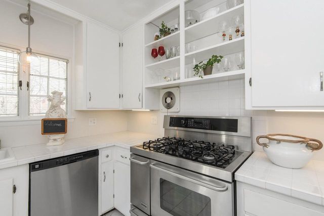 122 S Grand AVENUE, Waukesha, WI 53186