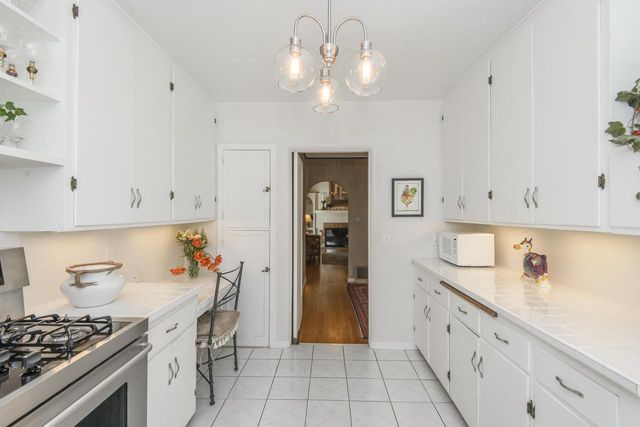 122 S Grand AVENUE, Waukesha, WI 53186