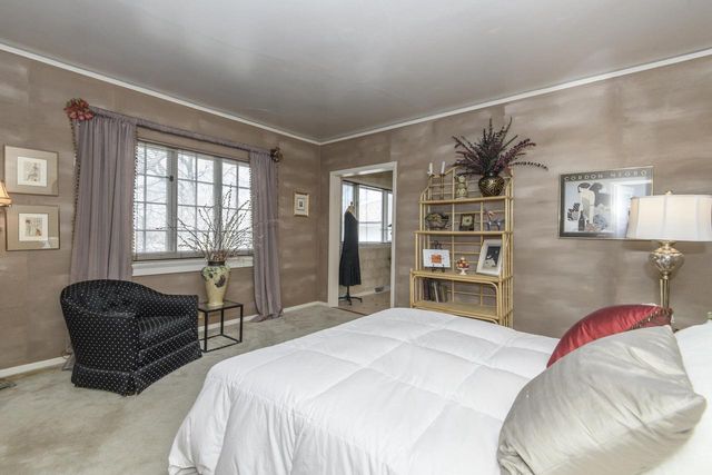 122 S Grand AVENUE, Waukesha, WI 53186