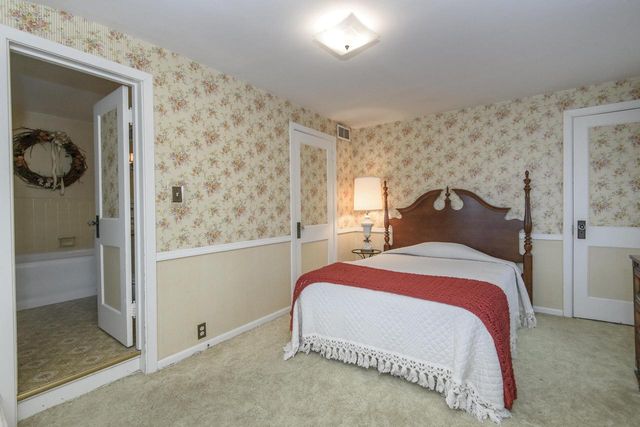 122 S Grand AVENUE, Waukesha, WI 53186