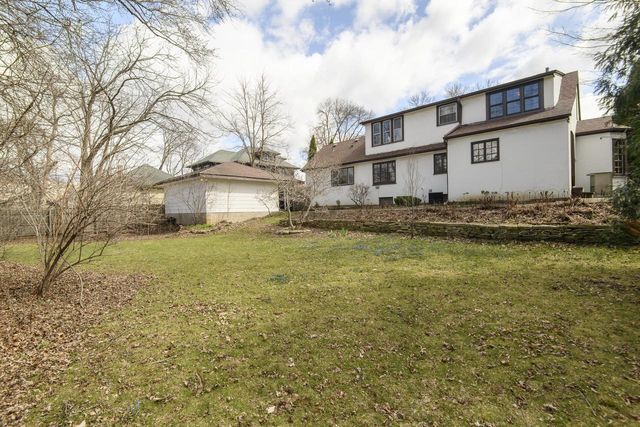 122 S Grand AVENUE, Waukesha, WI 53186