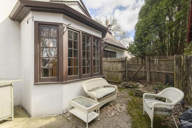 122 S Grand AVENUE, Waukesha, WI 53186