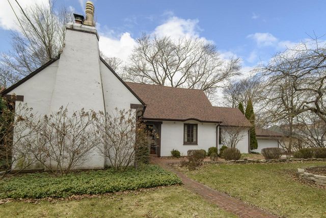 122 S Grand AVENUE, Waukesha, WI 53186