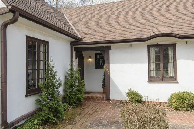 122 S Grand AVENUE, Waukesha, WI 53186