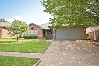 608 Coopers Hawk Drive, Norman, OK 73072