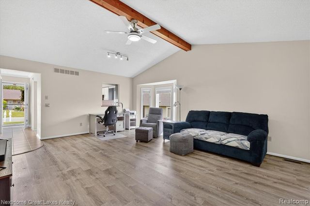 7475 Country Meadow Drive, Swartz Creek, MI 48473