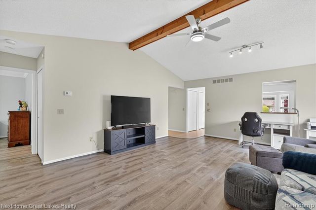 7475 Country Meadow Drive, Swartz Creek, MI 48473
