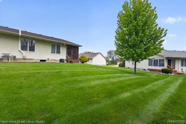 7475 Country Meadow Drive, Swartz Creek, MI 48473