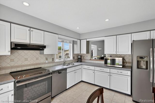 7475 Country Meadow Drive, Swartz Creek, MI 48473