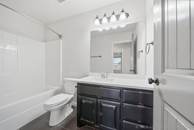 10716 Masters Circle, Jenks, OK 74037