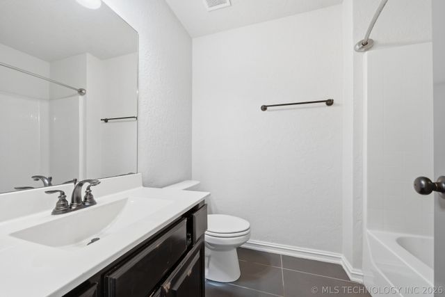 10716 Masters Circle, Jenks, OK 74037