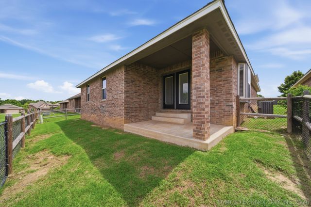 10716 Masters Circle, Jenks, OK 74037