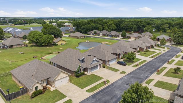 10716 Masters Circle, Jenks, OK 74037