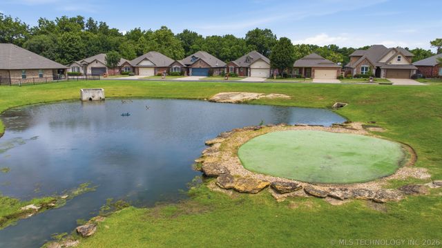 10716 Masters Circle, Jenks, OK 74037