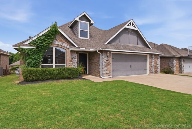 10716 Masters Circle, Jenks, OK 74037