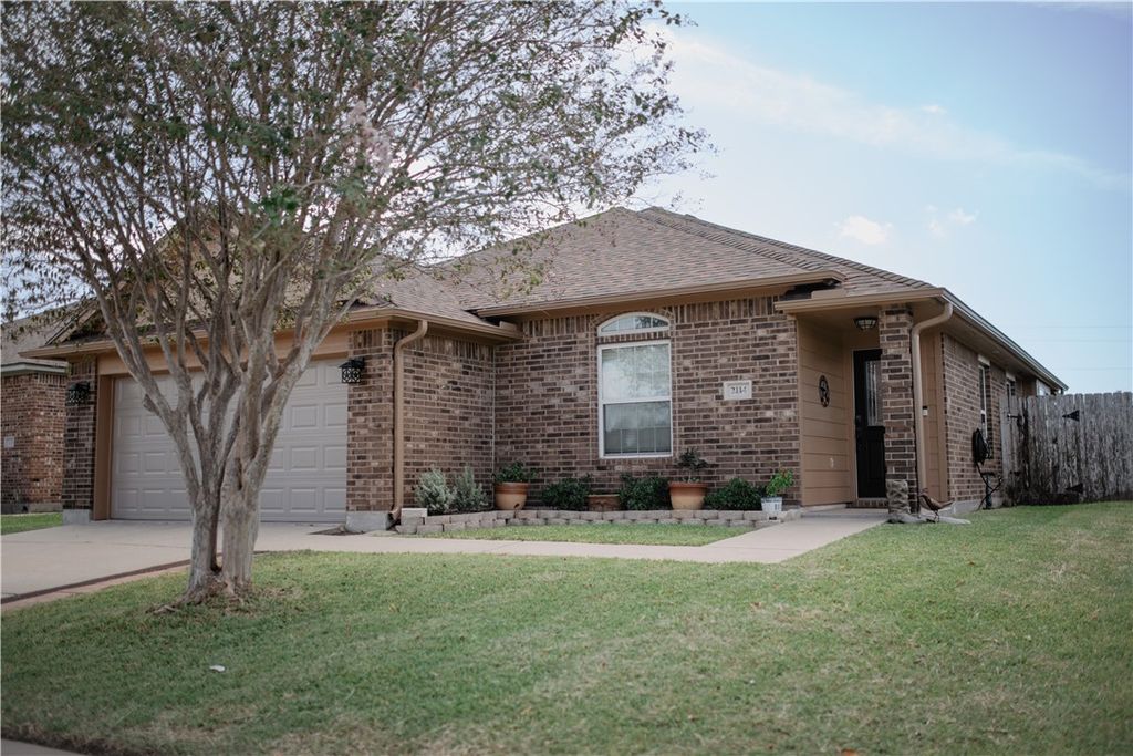 2114 Mendocino Dr, Portland, TX 78374 — photo 2