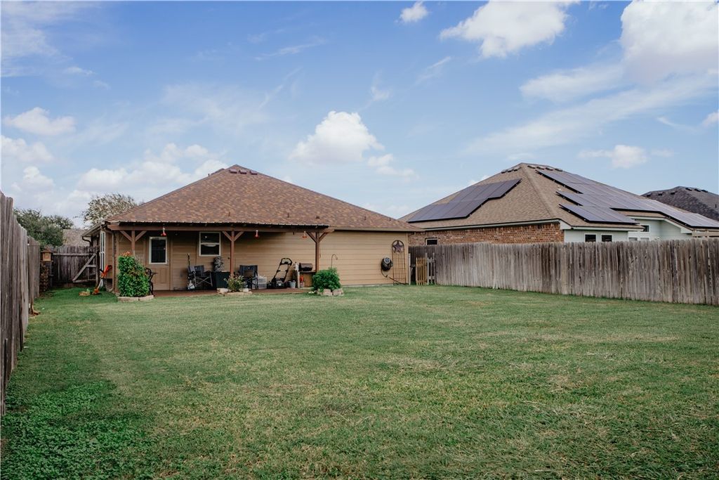 2114 Mendocino Dr, Portland, TX 78374 — photo 4