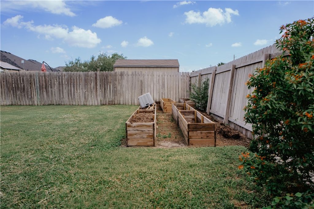 2114 Mendocino Dr, Portland, TX 78374 — photo 5