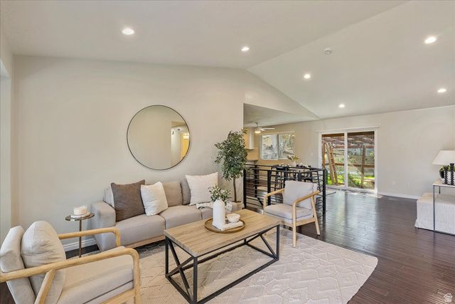 966 E GRANITE PEAK DR, Sandy, UT 84094