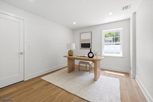 37 Congressional Pkwy, Livingston Twp., NJ 07039