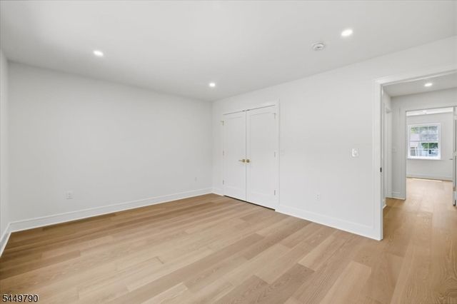 37 Congressional Pkwy, Livingston Twp., NJ 07039