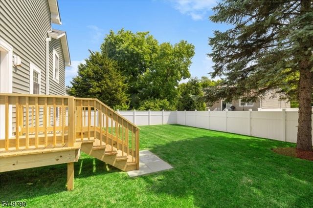 37 Congressional Pkwy, Livingston Twp., NJ 07039