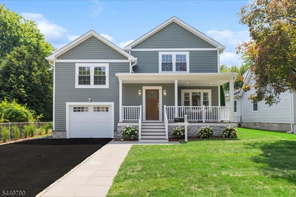 37 Congressional Pkwy, Livingston Twp., NJ 07039