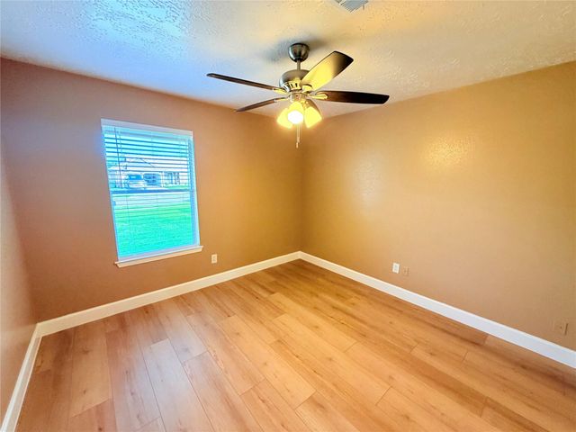 17219 Foxfield Drive, Houston, TX 77489