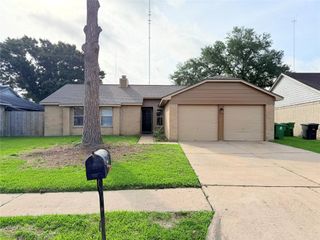 17219 Foxfield Drive, Houston, TX 77489