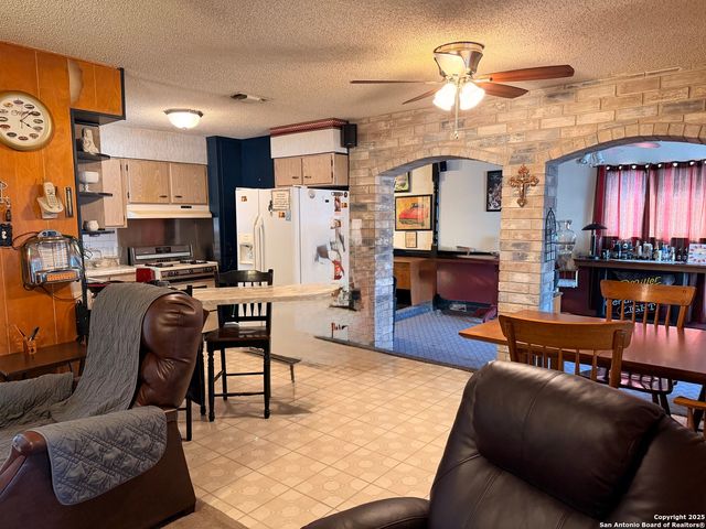 5006 Creekmoor, San Antonio, TX 78220