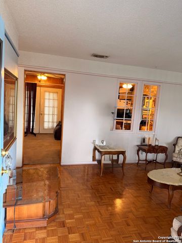 5006 Creekmoor, San Antonio, TX 78220