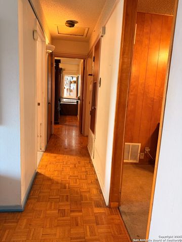 5006 Creekmoor, San Antonio, TX 78220