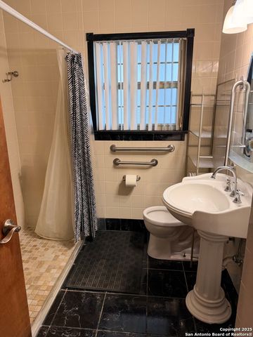 5006 Creekmoor, San Antonio, TX 78220