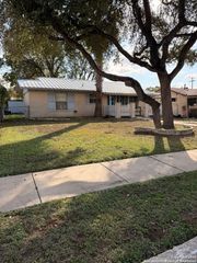 5006 Creekmoor, San Antonio, TX 78220