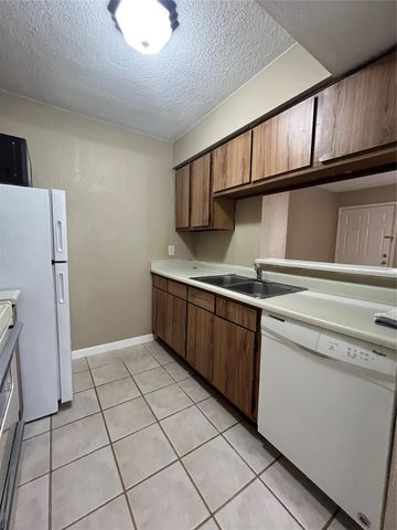 1516 Bay Area Blvd Boulevard H1, Houston, TX 77058