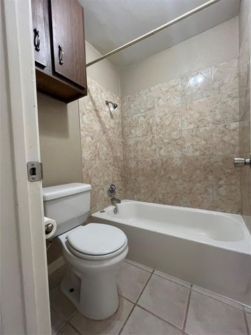 1516 Bay Area Blvd Boulevard H1, Houston, TX 77058