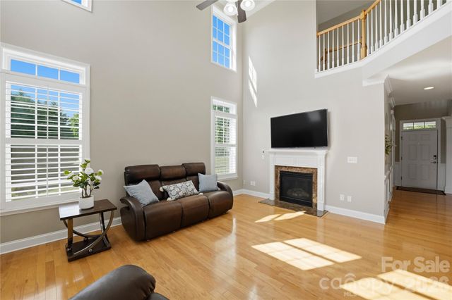 5068 Gladiola Way, Tega Cay, SC 29708