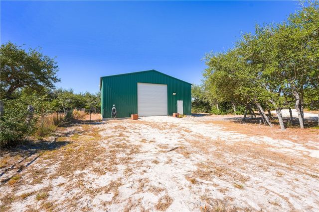 2102 Prairie Road, Rockport, TX 78382