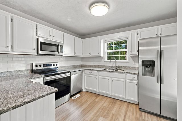 2820 Weybridge Dr, Murfreesboro, TN 37128