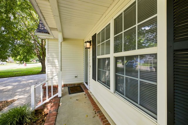 2820 Weybridge Dr, Murfreesboro, TN 37128