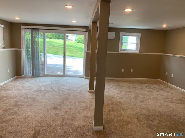 20 Willow Lane, Ledyard, CT 06339
