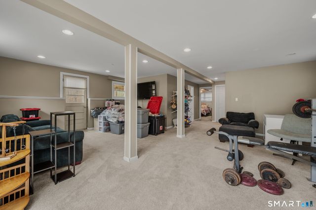 20 Willow Lane, Ledyard, CT 06339