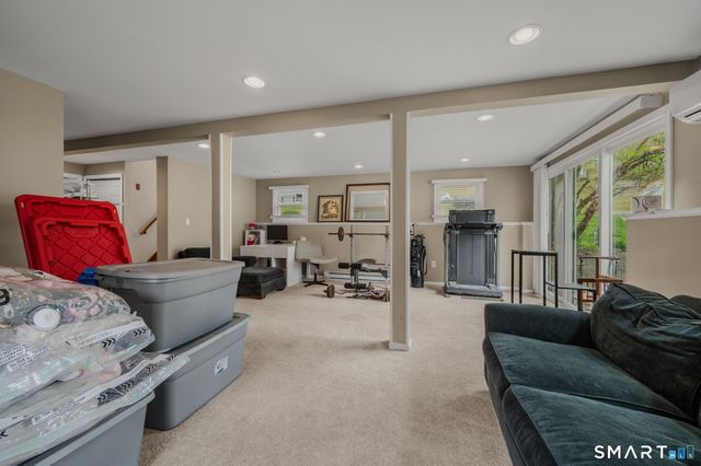 20 Willow Lane, Ledyard, CT 06339