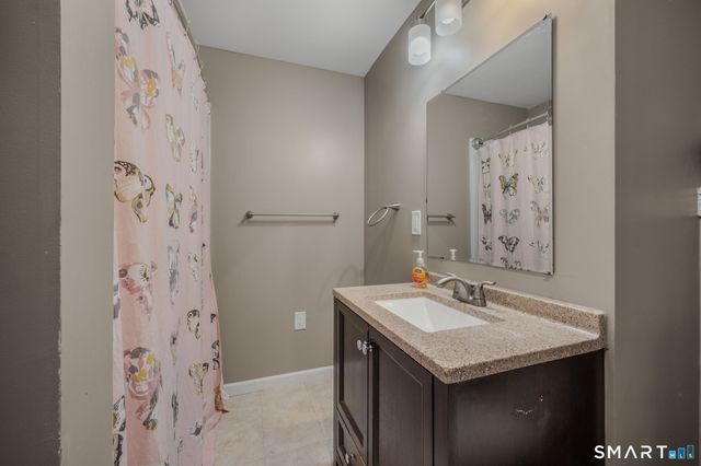 20 Willow Lane, Ledyard, CT 06339