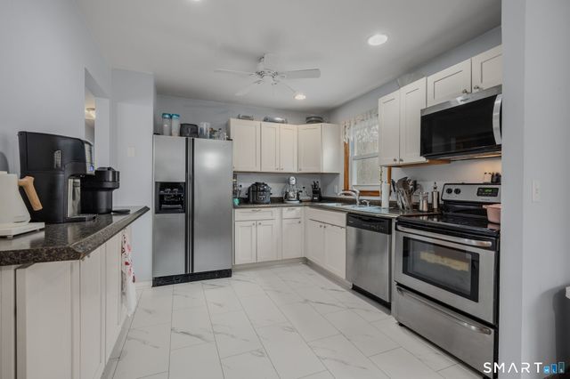 20 Willow Lane, Ledyard, CT 06339