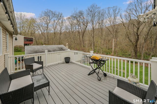20 Willow Lane, Ledyard, CT 06339