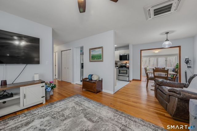 20 Willow Lane, Ledyard, CT 06339